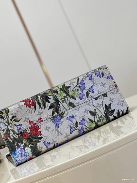WIS VUITTON LOUIS MM ONTHEGO 1005